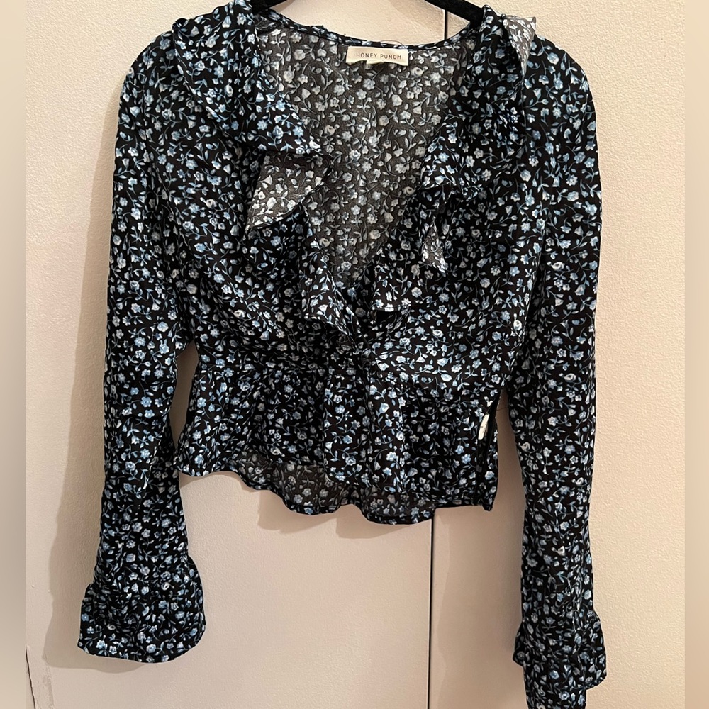 Blue flower ruffle top